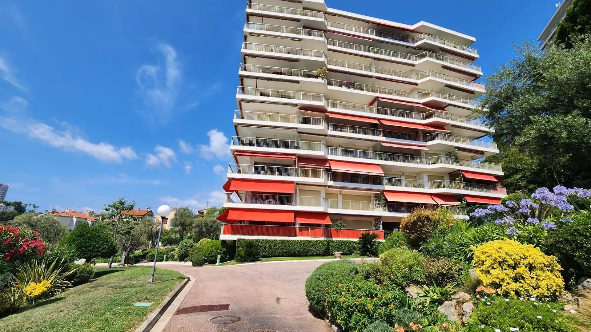 Le Valencay 2 Bedroom Apartment With A Breathtaking View Pool Parking Antibes Holiday home